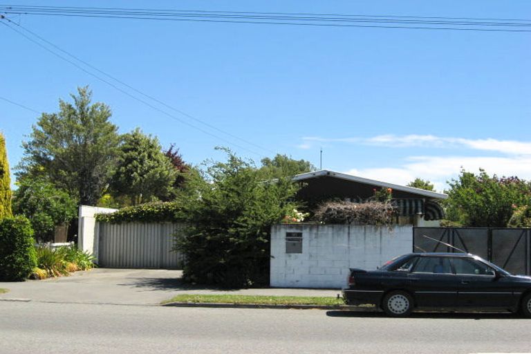 Photo of property in 187 Avonhead Road, Avonhead, Christchurch, 8042