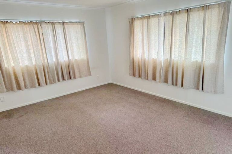 Photo of property in 102a Wharf Road, Te Atatu Peninsula, Auckland, 0610