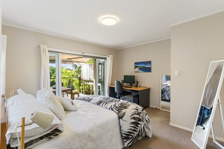 Photo of property in 5 Ravenwood Drive, Forrest Hill, Auckland, 0620