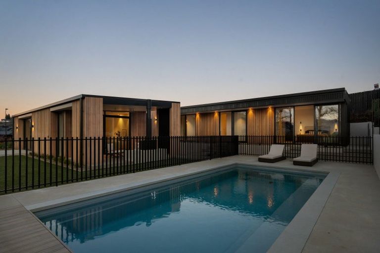 Photo of property in 1 Serpentine Street, Wanaka, 9305