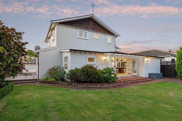 Photo of property in 112 Knowles Street, St Albans, Christchurch, 8052