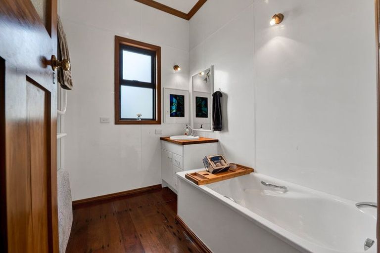 Photo of property in 16 Dixon Avenue, Hawera, 4610