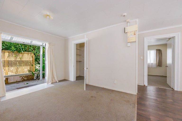 Photo of property in 27 Milton Road, Bluff Hill, Napier, 4110