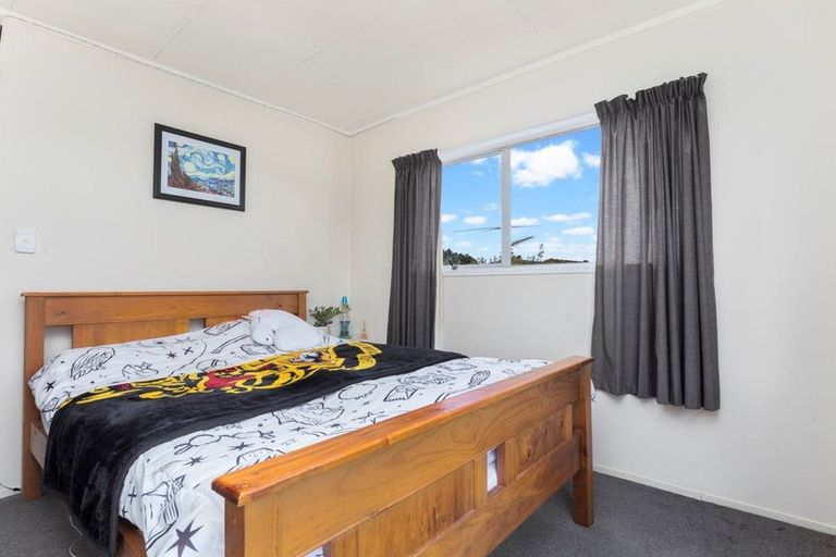Photo of property in 13 Banksia Place, Goodwood Heights, Auckland, 2105