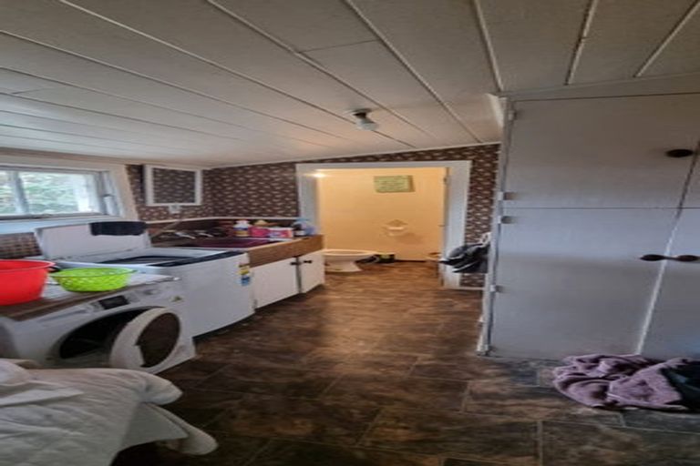 Photo of property in 150 Wirihana Road, Hawera, 4674