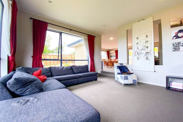 Photo of property in 2 Northbrook Close, Greenhithe, Auckland, 0632