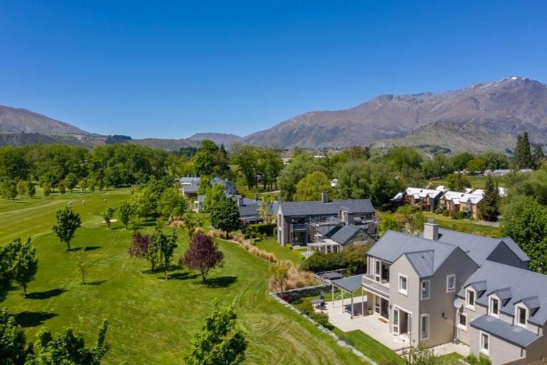 Photo of property in Millbrook Resort, 2 Streamside Lane, Arrowtown, 9371