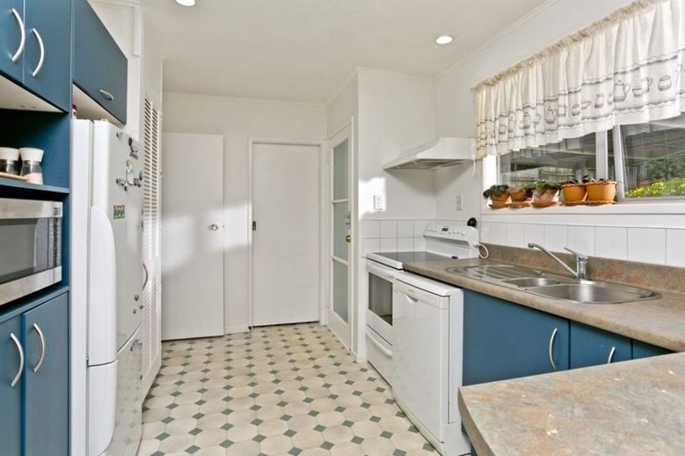 Photo of property in 57 Oaktree Avenue, Browns Bay, Auckland, 0630