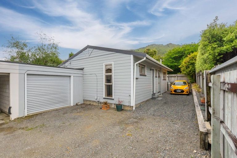 Photo of property in 17a Matenga Street, Waikanae, 5036