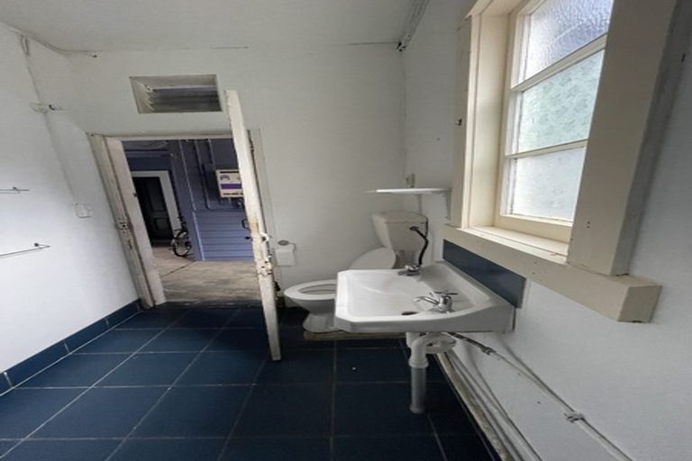 Photo of property in 15 Queens Parade, Devonport, Auckland, 0624