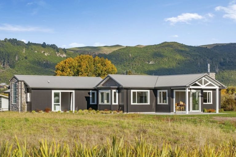 Photo of property in 56 Oakdale Drive, Kinloch, Taupo, 3377