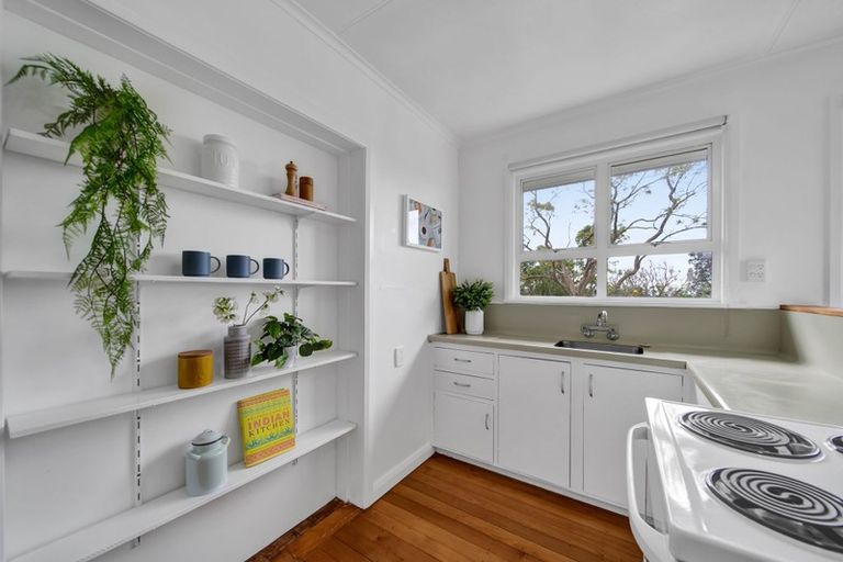 Photo of property in 184 Seaview Road, Westown, New Plymouth, 4310