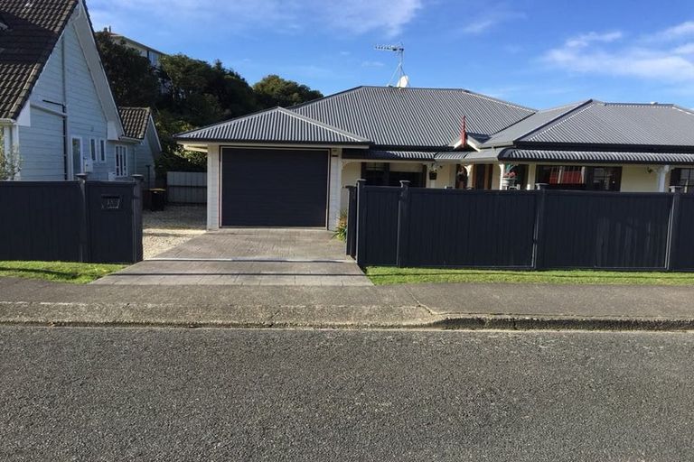 Photo of property in 1a Roy Street, Tawa, Wellington, 5028