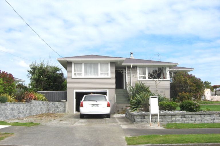 Photo of property in 16 Clearmont Crescent, Blagdon, New Plymouth, 4310
