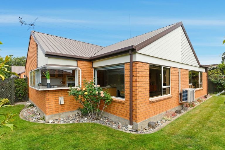 Photo of property in 2/60 Lancewood Drive, Halswell, Christchurch, 8025