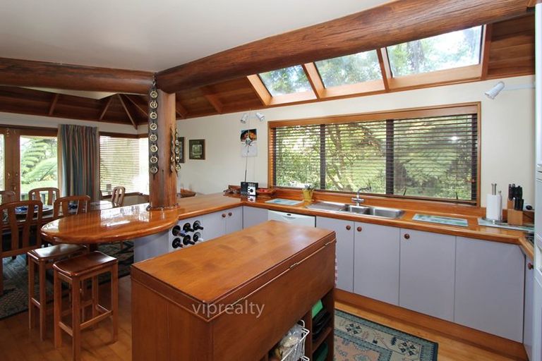 Photo of property in 32 Okareka Loop Road, Lake Okareka, Rotorua, 3076