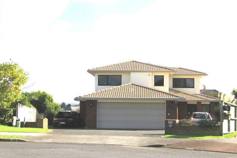 Photo of property in 18 Chiania Place, Somerville, Auckland, 2014