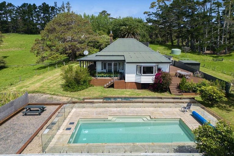 Photo of property in 245 Anderson Road, Helensville, 0875
