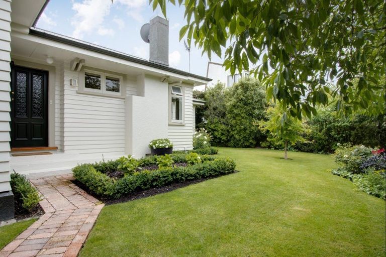 Photo of property in 26 Bowling Road, Greenmeadows, Napier, 4112
