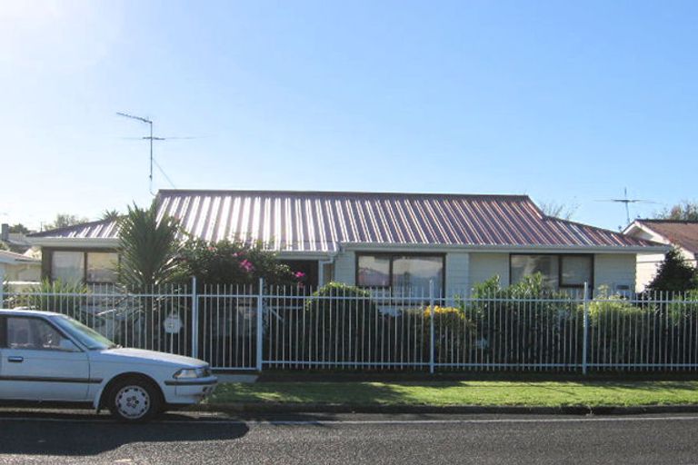 Photo of property in 42 Clendon Avenue, Papatoetoe, Auckland, 2025