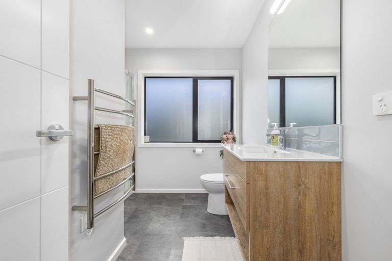 Photo of property in 14 Schooner Drive, Whitby, Porirua, 5024