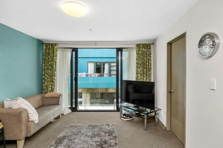 Photo of property in Dual Apartments, 403/142 Vivian Street, Te Aro, Wellington, 6011