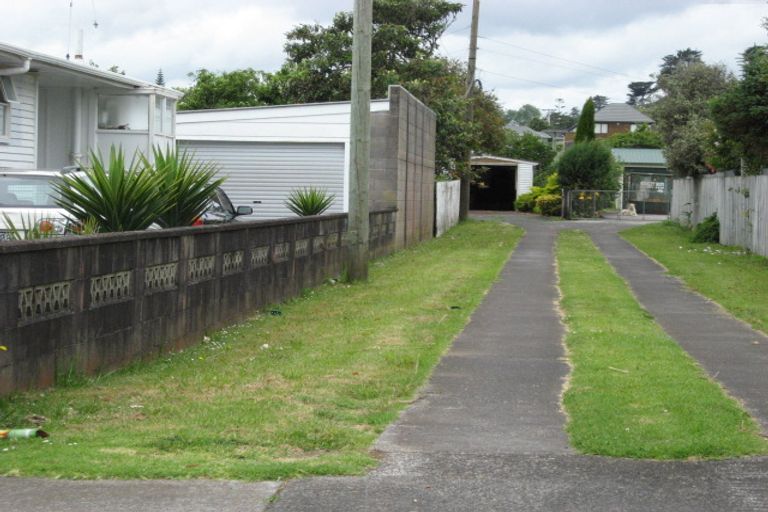 Photo of property in 20 House Avenue, Mangere Bridge, Auckland, 2022
