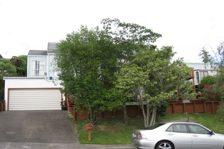 Photo of property in 2/9 Lynngate Place, Hillcrest, Auckland, 0627