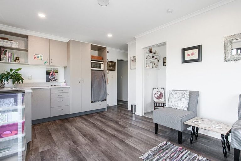 Photo of property in 76 Oteki Park Drive, Welcome Bay, Tauranga, 3112