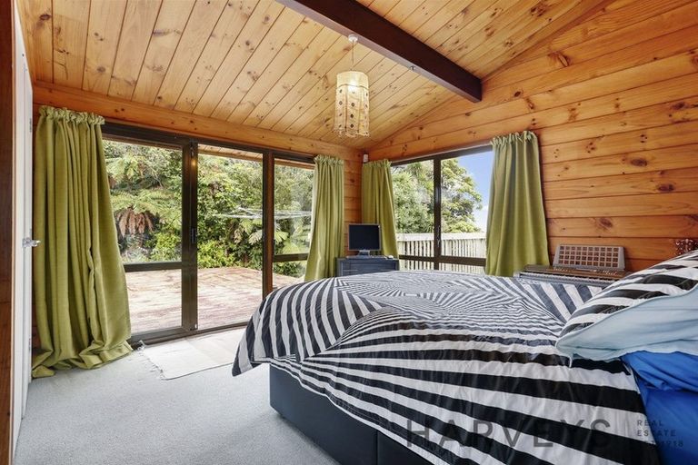 Photo of property in 192 Mountain Road, Henderson Valley, Auckland, 0612