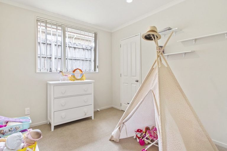 Photo of property in 182 Keri Vista Rise, Papakura, 2110