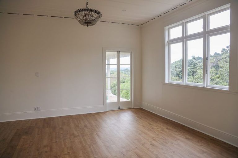 Photo of property in 204 Cape Rodney Road, Leigh, 0985