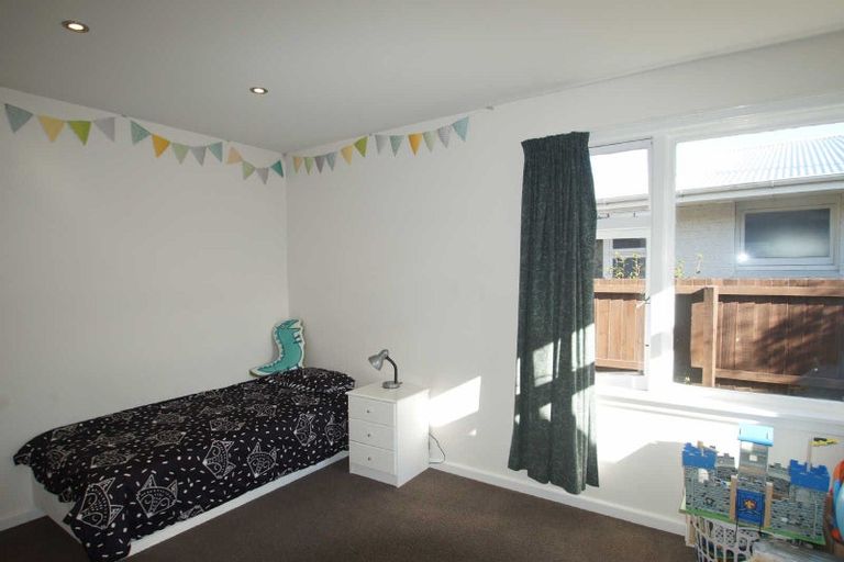 Photo of property in 9 Verran Place, Fendalton, Christchurch, 8052