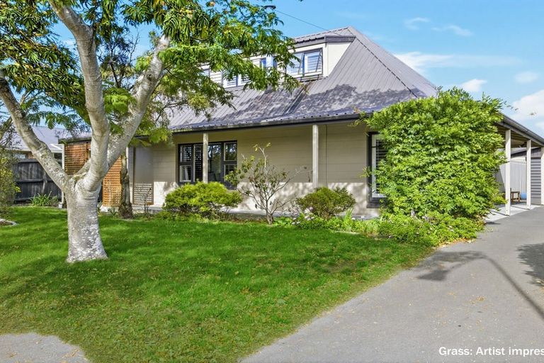 Photo of property in 105 Royal Park Drive, Parklands, Christchurch, 8083