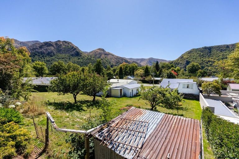 Photo of property in 16 Caernarvon Street, Arrowtown, 9302
