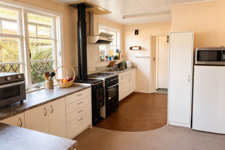 Photo of property in 8 Leicester Street, Picton, 7220