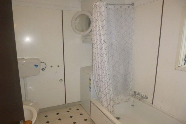 Photo of property in Pitarua Court, 9/11 Pitarua Street, Thorndon, Wellington, 6011