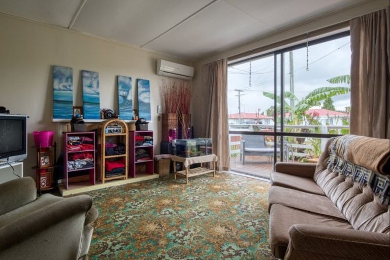 Photo of property in 16 Tolerton Avenue, Elgin, Gisborne, 4010