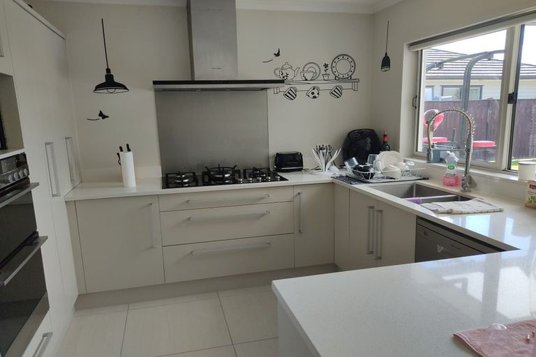 Photo of property in 8 Disley Road, Wattle Downs, Auckland, 2103