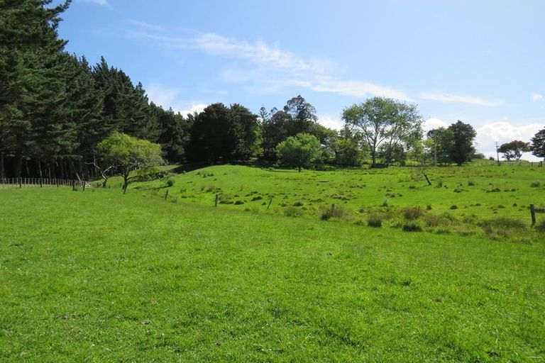 Photo of property in 1232 Bull Road, Paparoa, 0571