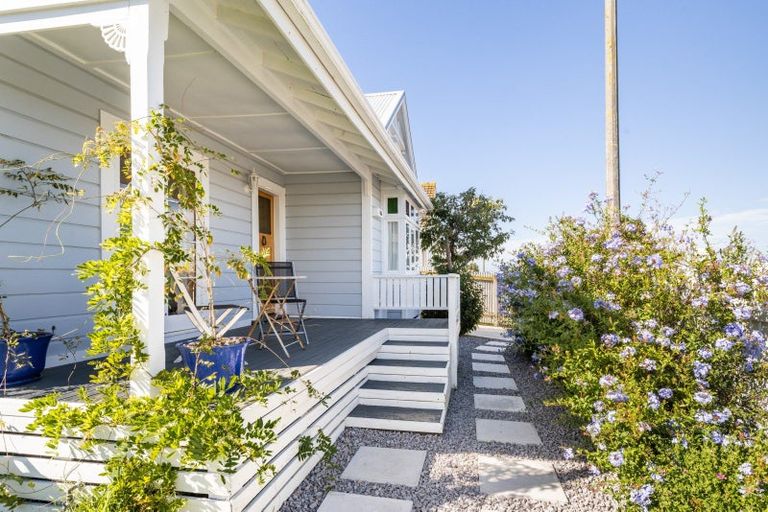 Photo of property in 108a Te Awa Avenue, Te Awa, Napier, 4110