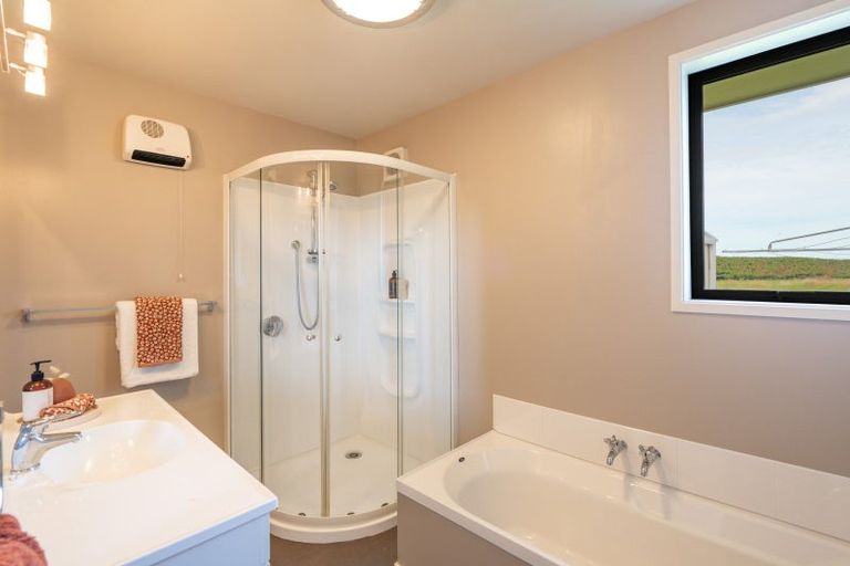 Photo of property in 239 Pomona East, Makarewa, Invercargill, 9876