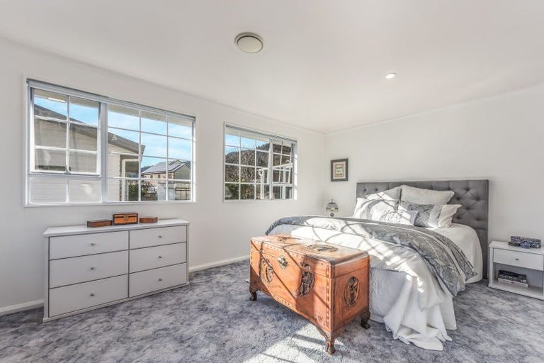 Photo of property in 215a Waikawa Road, Waikawa, Picton, 7220