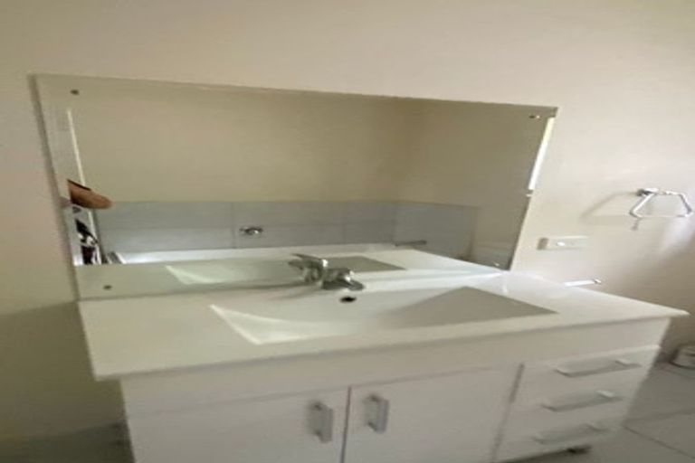 Photo of property in 79a Stanley Road, Glenfield, Auckland, 0629