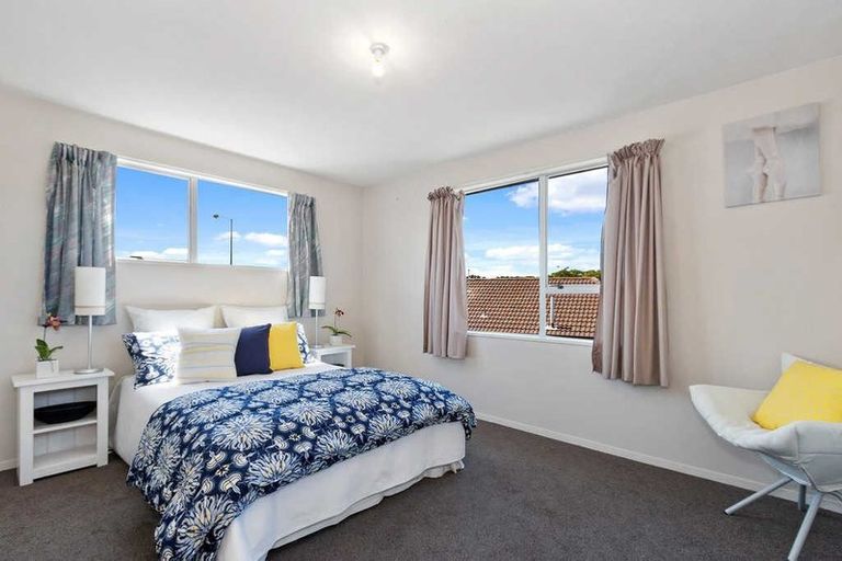 Photo of property in 2/132 Hay Street, Bromley, Christchurch, 8062