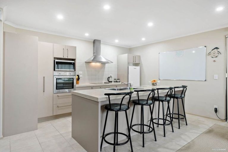 Photo of property in 17 Durbin Court, Greenhithe, Auckland, 0632