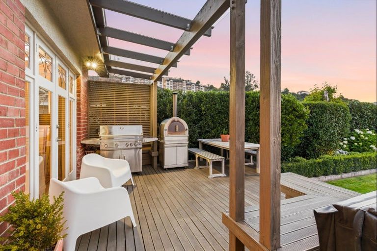 Photo of property in 17 Wycolla Avenue, Saint Clair, Dunedin, 9012