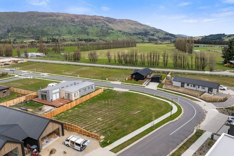 Photo of property in 12 Rubus Street, Wanaka, 9382