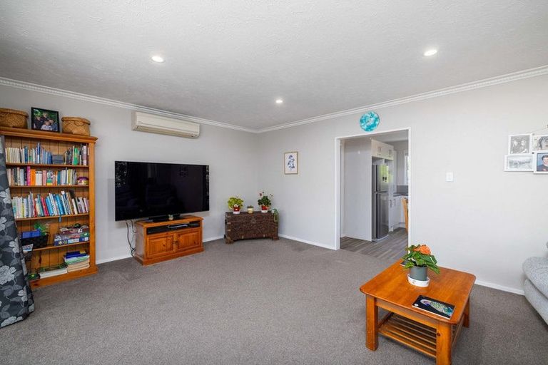 Photo of property in 2/272 Centaurus Road, Hillsborough, Christchurch, 8022