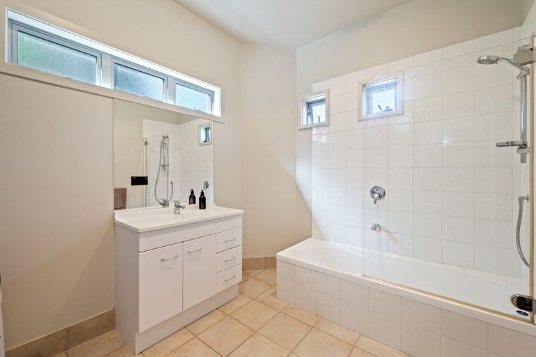 Photo of property in 9 Trevathan Lane, Wanaka, 9305